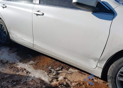 2016 Toyota Camry Se z USA, uszkodzony, nr VIN 4T1BF1FK6GU237208